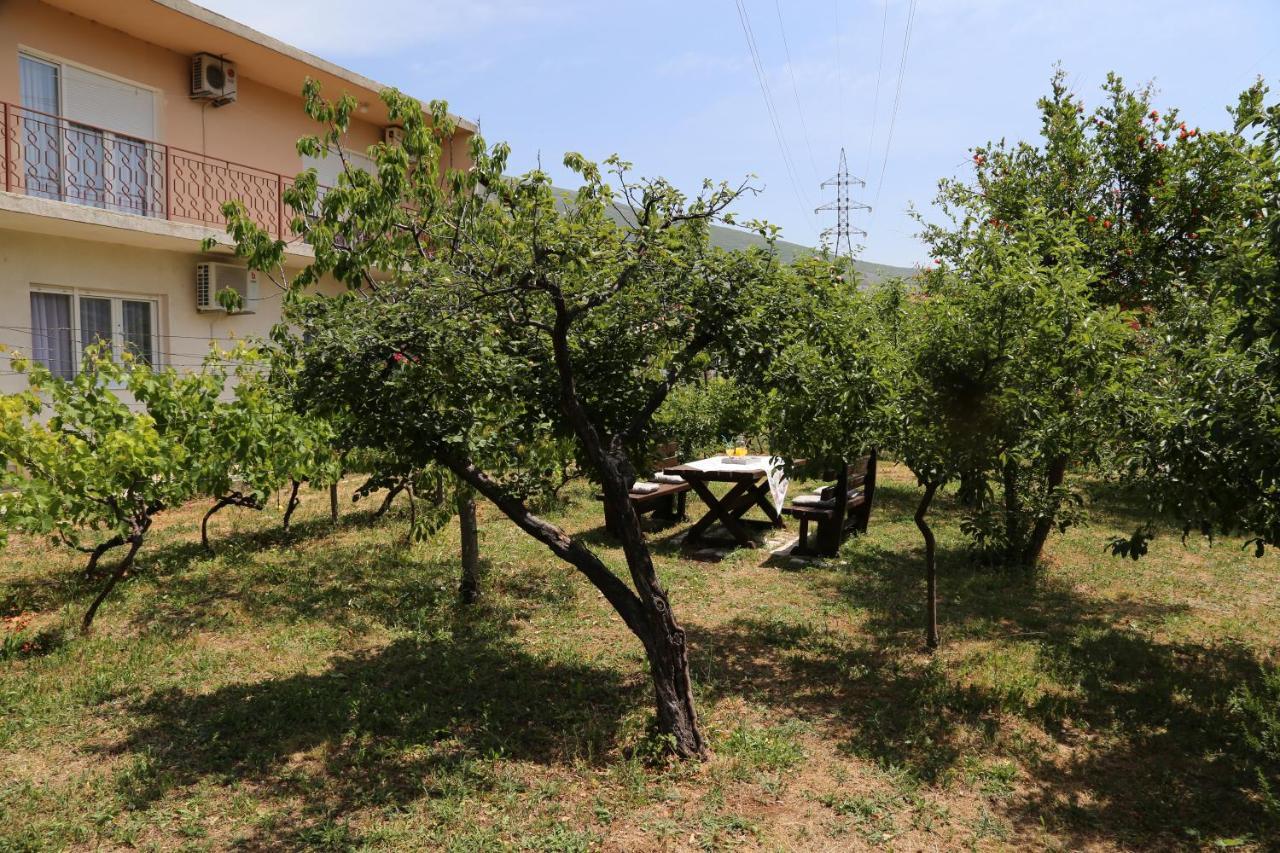 Garden House Apartment Trebinje Exteriör bild